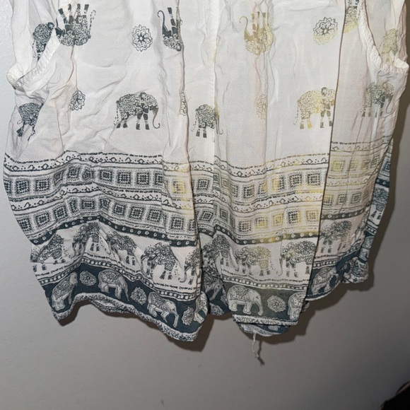 White Elephant Print Romper - Picture 3 of 3